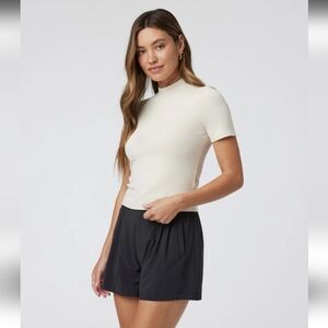 Vuori Short Sleeve Pose Mock Neck Size XS